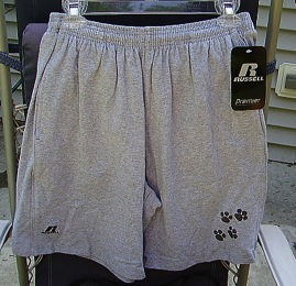 grey shorts